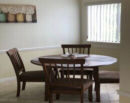 64 4th St in Bonita Springs, FL - Building Photo