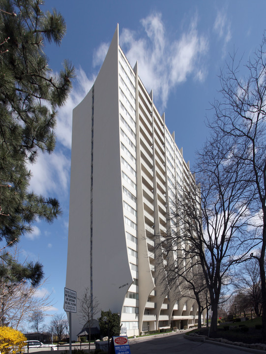 Rafaello Place in Toronto, ON - Building Photo