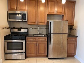4552 N Clark St in Chicago, IL - Building Photo - Building Photo