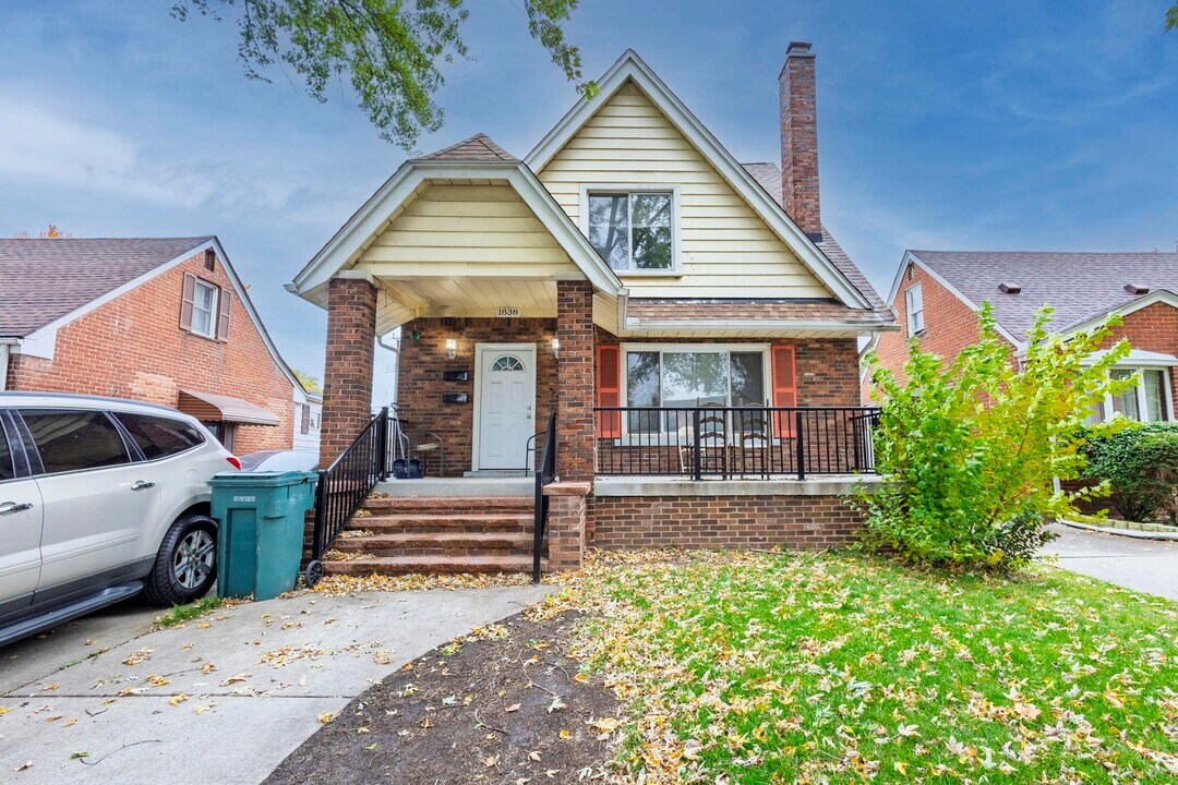 1838 Markese Ave in Lincoln Park, MI - Building Photo