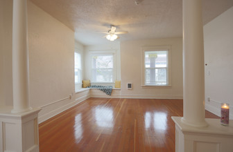 Glisan Townhomes in Portland, OR - Building Photo - Interior Photo