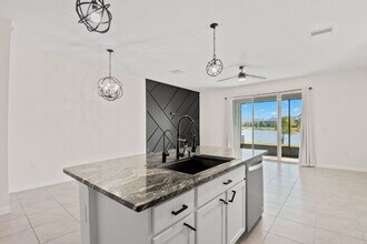 155 Mangrove Shade Cir in Apollo Beach, FL - Building Photo - Building Photo