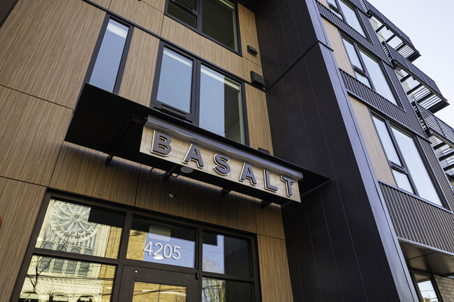 Basalt in Seattle, WA - Building Photo - Building Photo