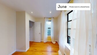 Room in Shared 4 bed/1 bath home in New York, NY - Building Photo
