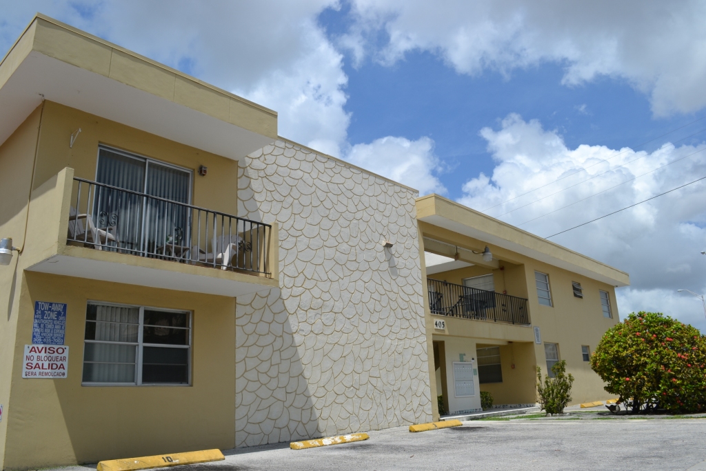 Cordero Apartments in Hialeah, FL - Foto de edificio