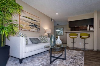 Park West Apartments in Fort Worth, TX - Foto de edificio - Building Photo