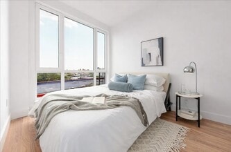 Cypress Park in Brooklyn, NY - Foto de edificio - Building Photo