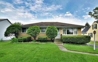 782 N Van Auken St in Elmhurst, IL - Building Photo