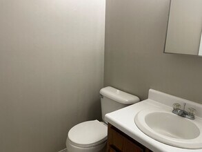 121-123 Ivie Cir in Martin, TN - Building Photo - Building Photo