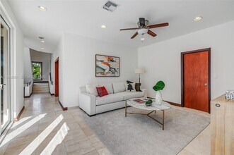 184 Paloma Dr in Coral Gables, FL - Building Photo - Building Photo