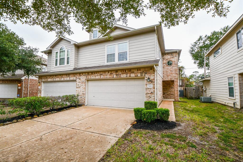 1115 Eden Park Ln in Houston, TX - Building Photo