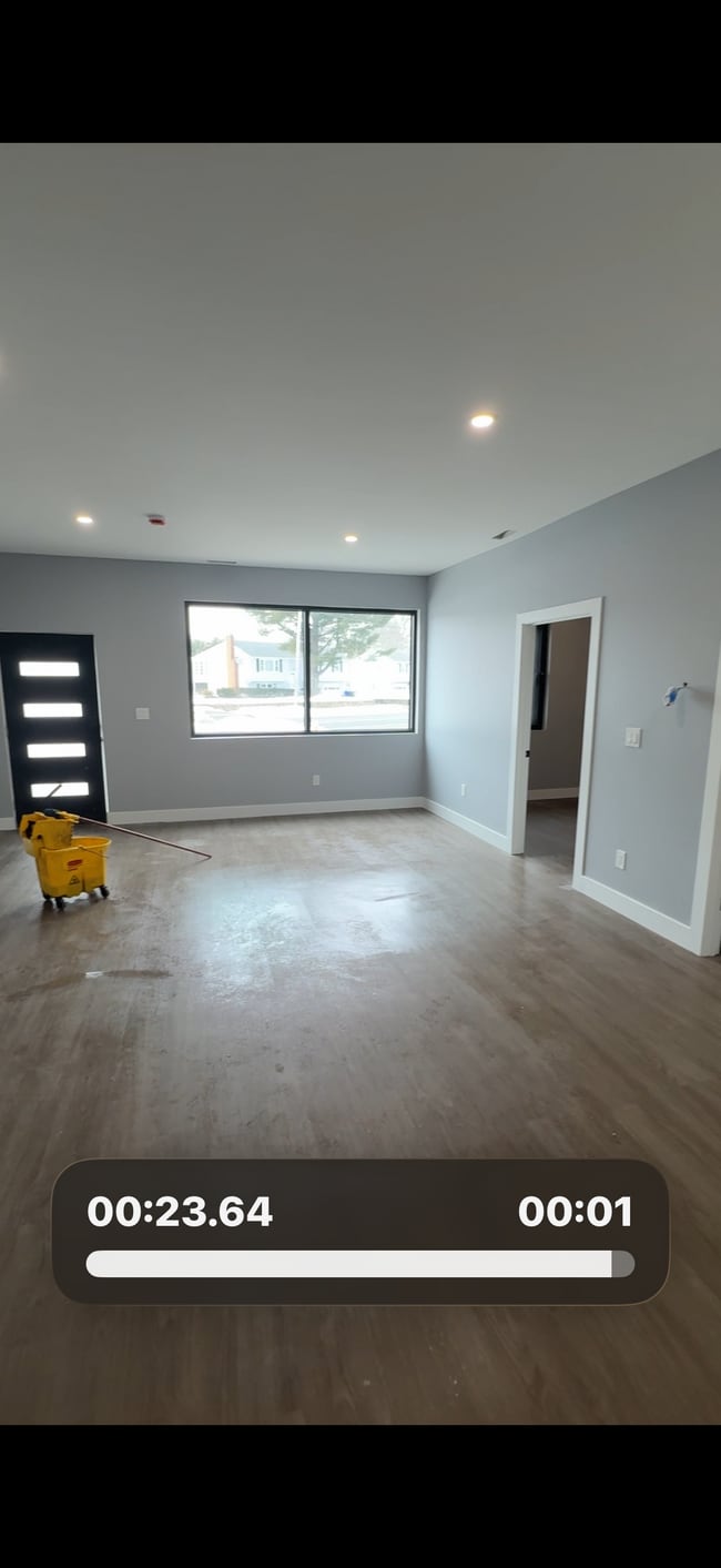 116 Main St, Unit First and Second  Floor in East Hartford, CT - Foto de edificio - Building Photo