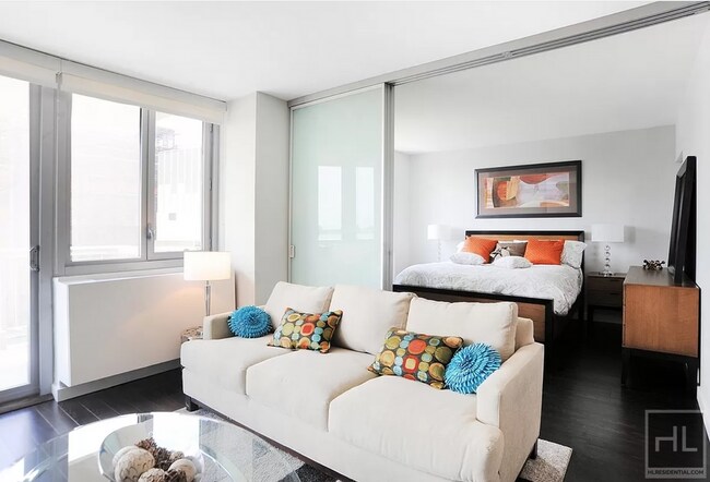 401 E 34th St in New York, NY - Building Photo - Building Photo