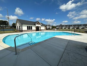 Kingsley Park Townhomes in Fayetteville, NC - Building Photo - Building Photo