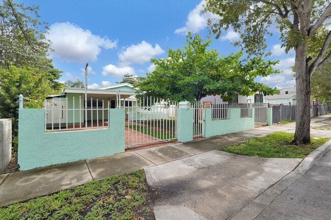 75 NW 41st St, Unit 81 NW 41st