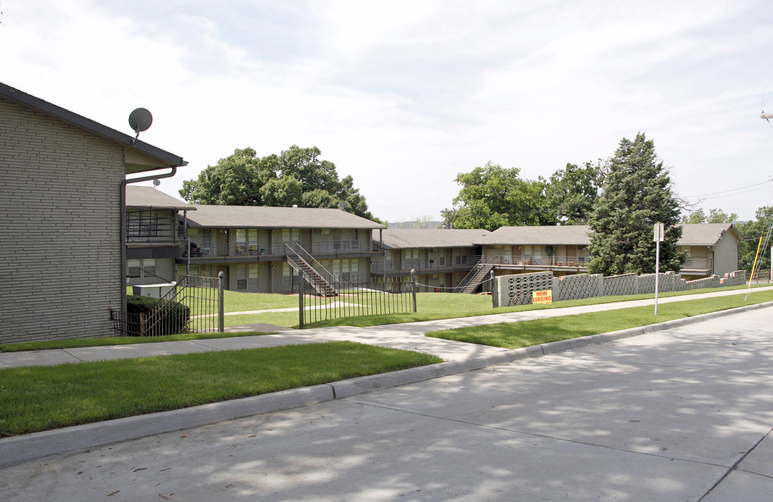 Denver Park Apartments in Tulsa, OK - Building Photo