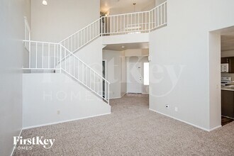 5317 Sandstone Dr in Las Vegas, NV - Foto de edificio - Building Photo