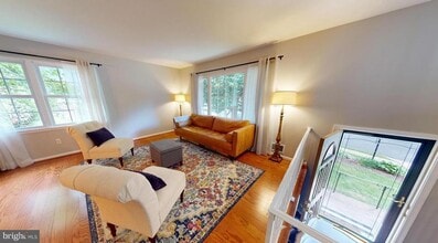 7305 Whitson Dr in Springfield, VA - Building Photo - Building Photo