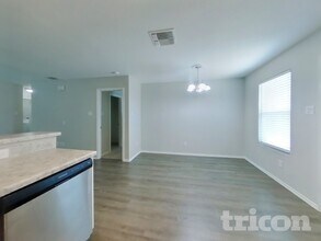 7618 Crestway Ridge in San Antonio, TX - Building Photo - Building Photo