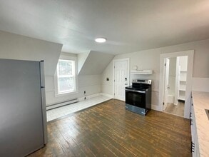 359 Nashua St in Milford, NH - Building Photo - Building Photo