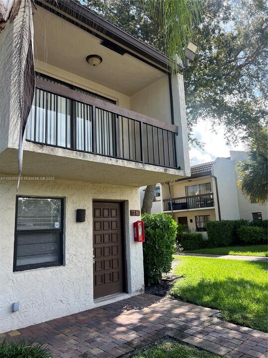 721 SE 1st Way in Deerfield Beach, FL - Building Photo
