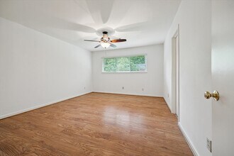 5707 Darnell St in Houston, TX - Foto de edificio - Building Photo