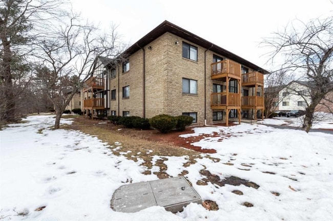 1 Lancelot Court in Salem, NH - Building Photo - Building Photo