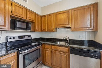 2803 Arlington Blvd in Arlington, VA - Building Photo - Building Photo
