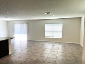 12068 Downy Birch Dr in Riverview, FL - Foto de edificio - Building Photo