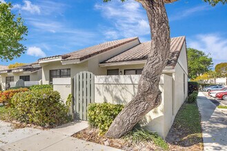 492 Hardwood Pl in Boca Raton, FL - Building Photo - Building Photo