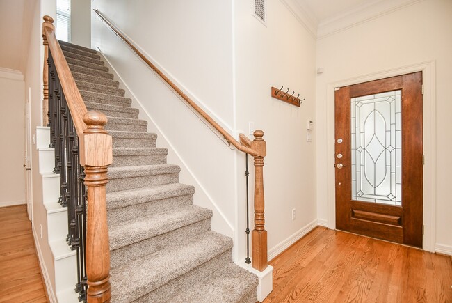 3313 New Garden View Ln