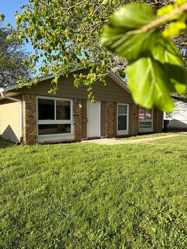 9438 Conried Dr in Indianapolis, IN - Building Photo - Building Photo