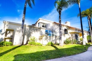 65 Aruba Bnd in Coronado, CA - Building Photo