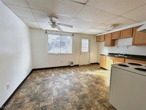 401 Dresden Ave in Wintersville, OH - Foto de edificio - Building Photo