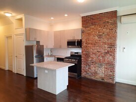158 6th St in Hoboken, NJ - Building Photo