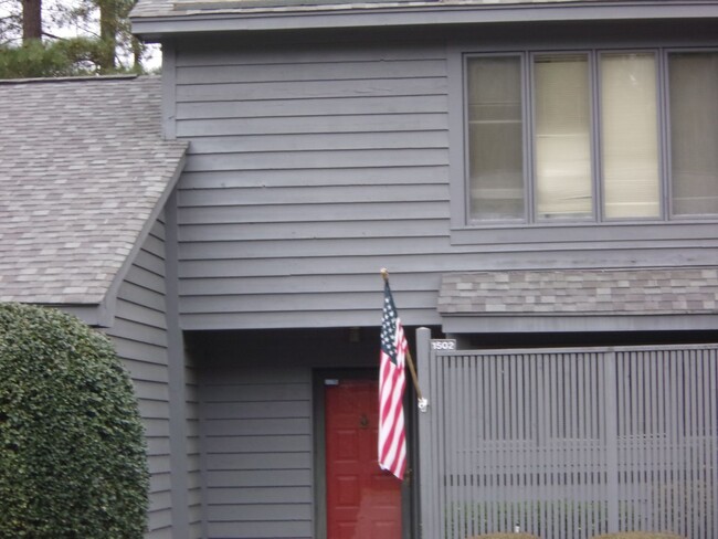 property at 1502 Sherbrooke Cir