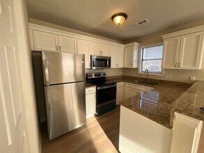 1022 Brookhollow Dr in Fayetteville, NC - Building Photo - Building Photo