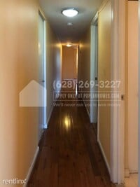 1402 E Baltimore St photo'