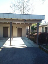 2152 NW N Hill Dr in Grants Pass, OR - Building Photo - Building Photo
