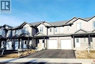 881 Edinburgh Dr in Woodstock, ON - Building Photo
