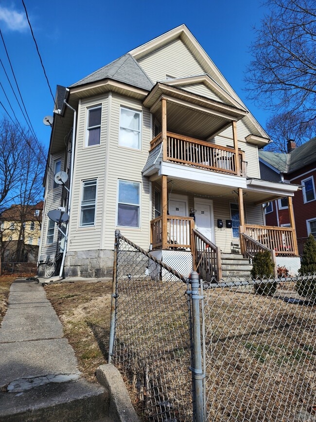 25 Laurel St