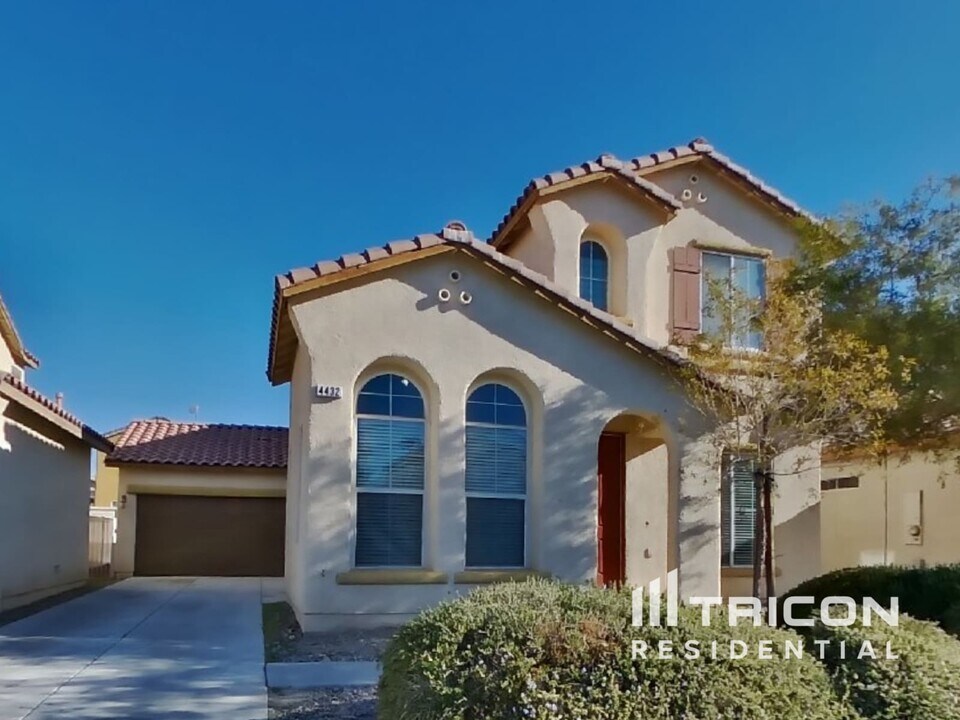 4432 Santa Clarita Ave in Las Vegas, NV - Building Photo