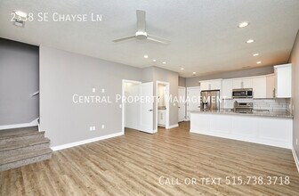 2338 SE Chayse Ln in Waukee, IA - Building Photo - Building Photo