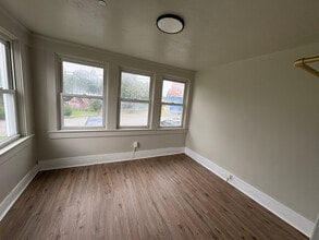 208 Penn Ave in Aliquippa, PA - Building Photo - Building Photo