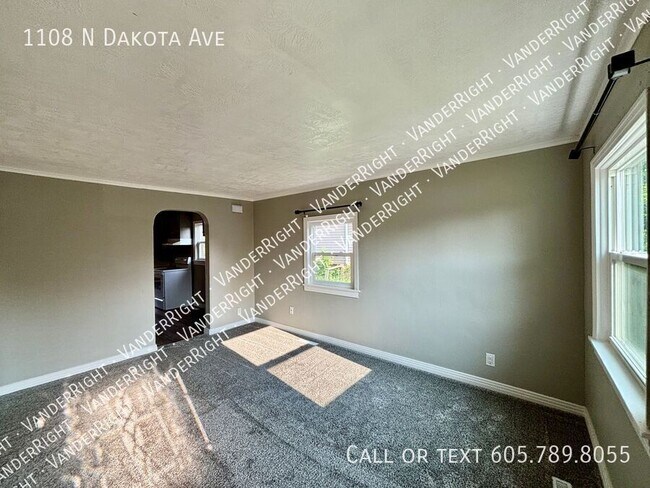 1108 N Dakota Ave in Sioux Falls, SD - Foto de edificio - Building Photo