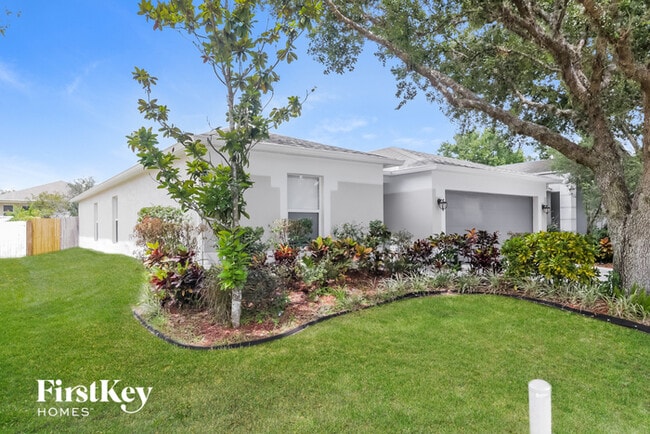 25205 Hyde Park Blvd in Land O Lakes, FL - Building Photo - Building Photo