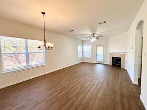 804 N Creek Blvd in Leander, TX - Building Photo - Building Photo