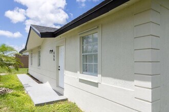 355 SW 17th Ave in Homestead, FL - Building Photo - Building Photo