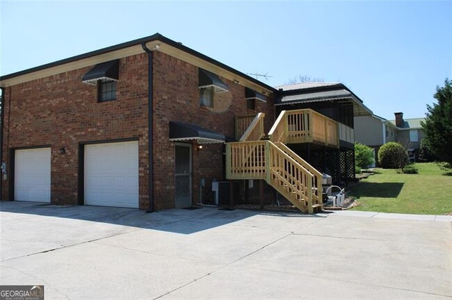 426 Winder Hwy in Loganville, GA - Building Photo - Building Photo