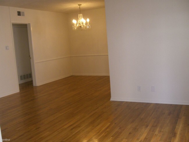 919 S Sherbourne Dr-Unit -Apt 2 in Los Angeles, CA - Building Photo - Building Photo